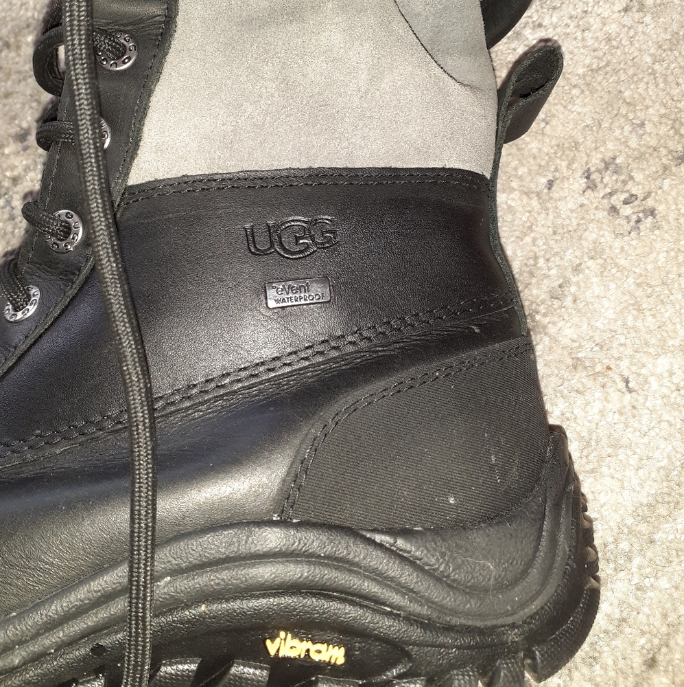 UGG Australia Adirondack - Picture 3 of 5